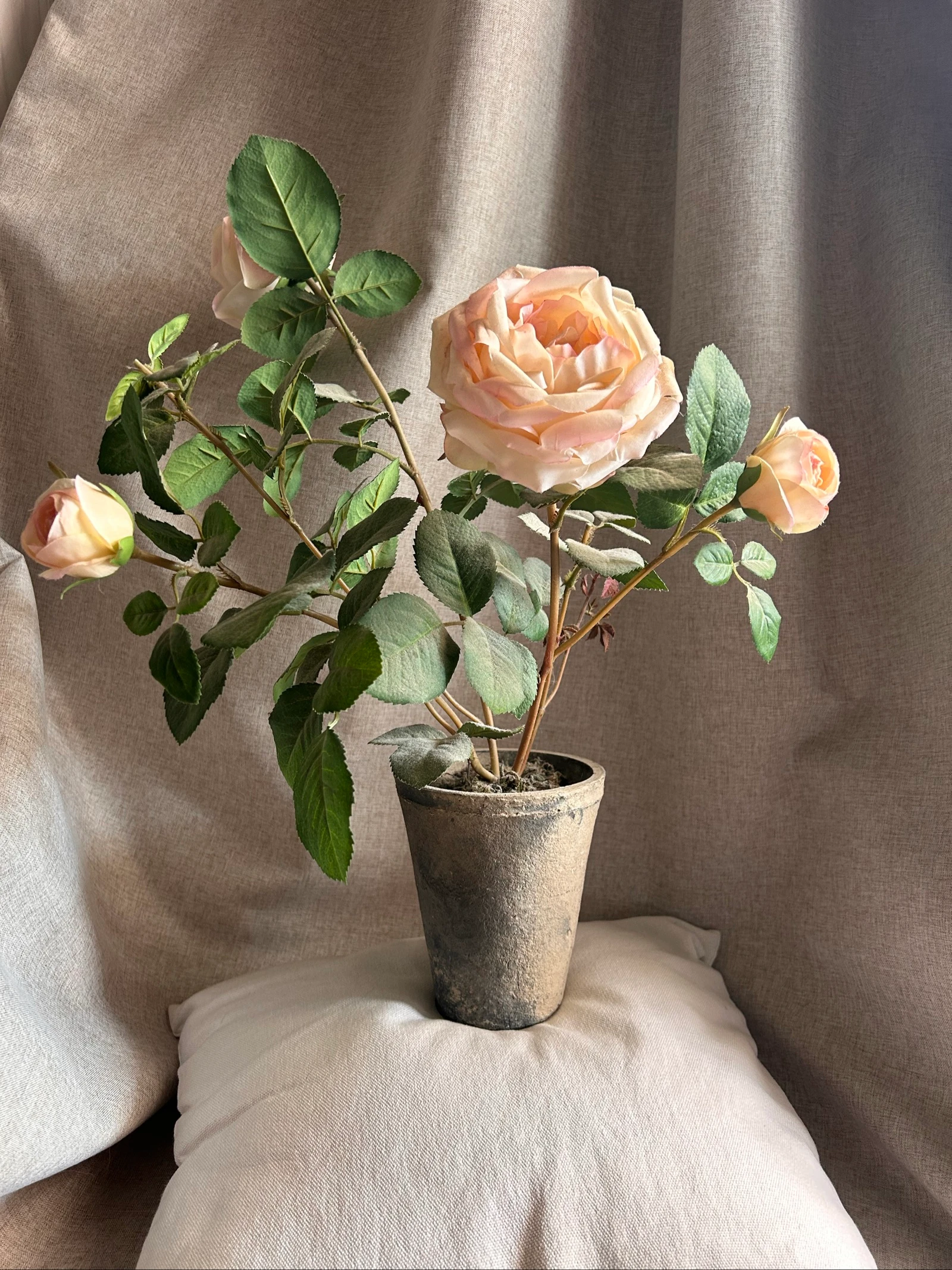Composition fleurs artificielles Roses Shabby Chic